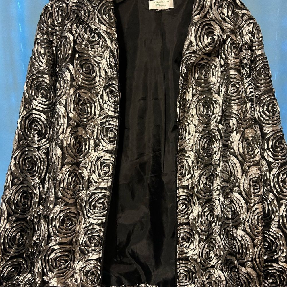 Laura Ashley Vintage Elegant Black and Silver Floral Jacket - Picture 4 of 4